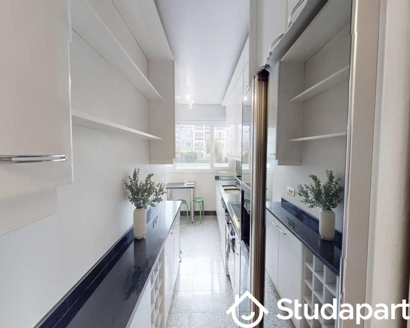 Chambre - 100 m² - 1 pièce