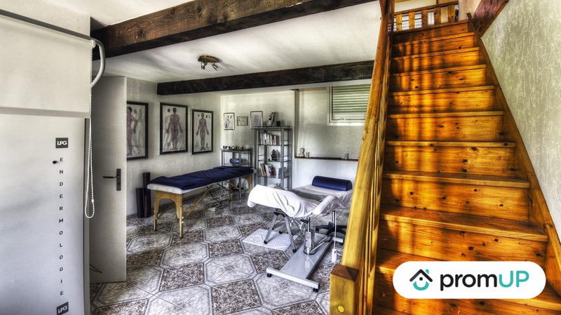 Maison contemporaine - 1 280 m² - 20 pièces