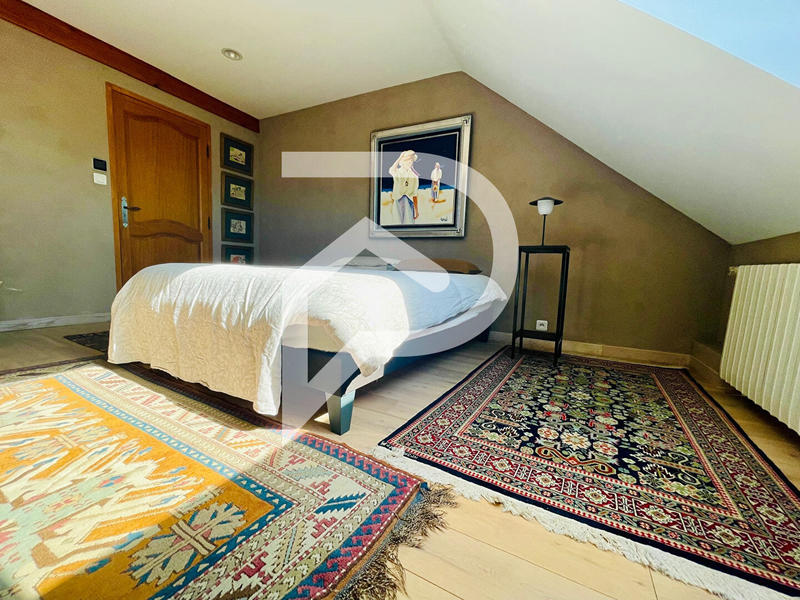 Maison - 294 m² - 11 pièces