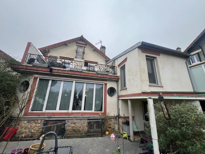 Maison - 210 m² - 9 pièces