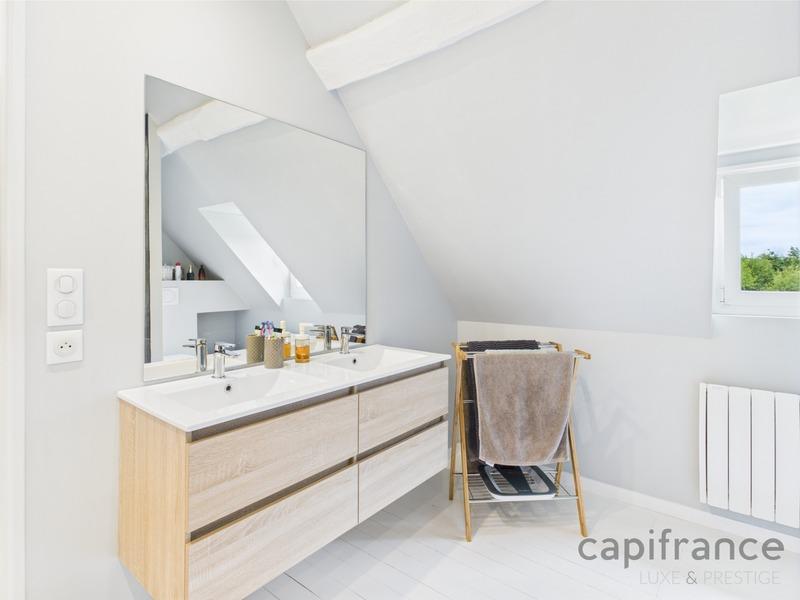 Maison - 188 m² - 9 pièces