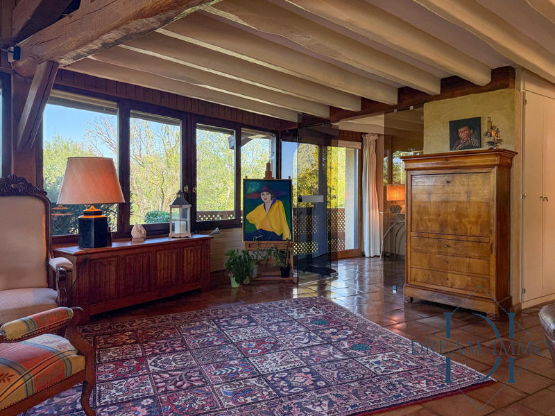 Maison - 210 m² - 8 pièces