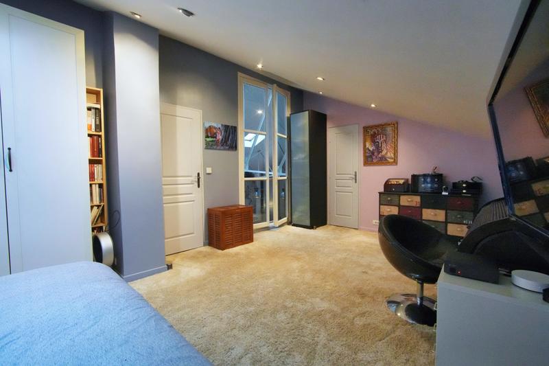 Loft - 246 m² - 8 pièces