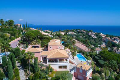 Propriété - 450 m² - 9 pièces