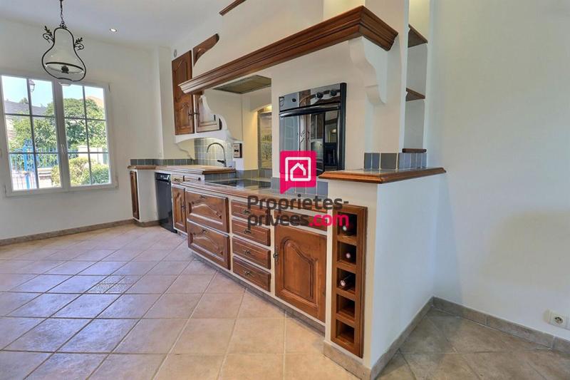 Maison - 200 m² - 6 pièces