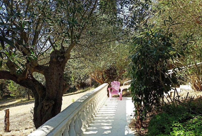 Propriété - 212 m² - 14 pièces