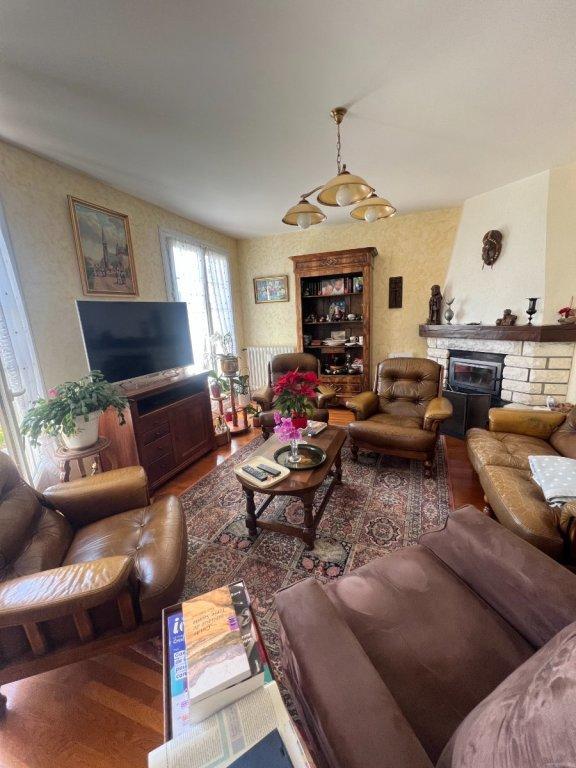 Maison - 151 m² - 7 pièces