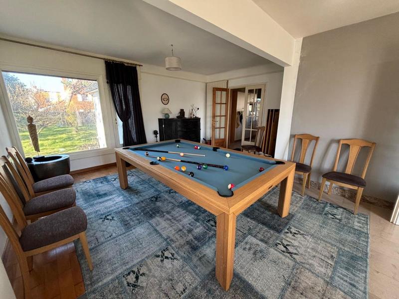 Maison - 241 m² - 6 pièces