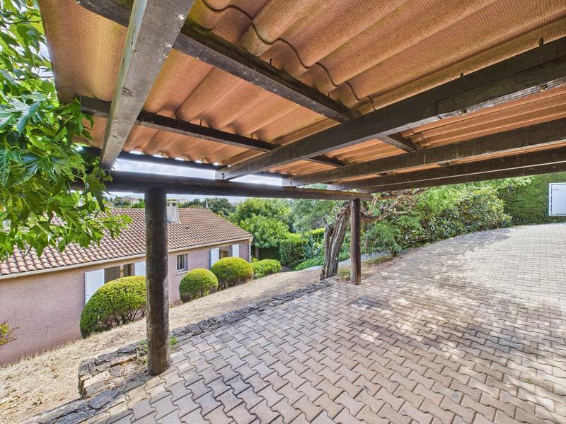 Maison - 98 m² - 5 pièces