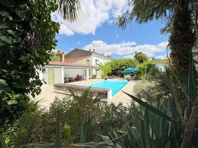 Maison - 175 m² - 6 pièces