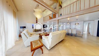 Maison - 258 m² - 10 pièces