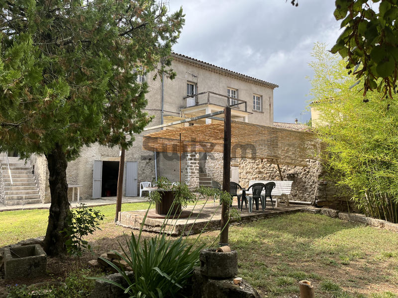 Maison - 150 m² - 8 pièces