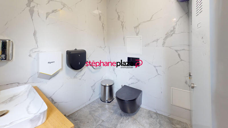 Fonds de commerce - Local commercial - 111 m²