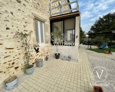 Maison traditionnelle - 255 m² - 4 pièces