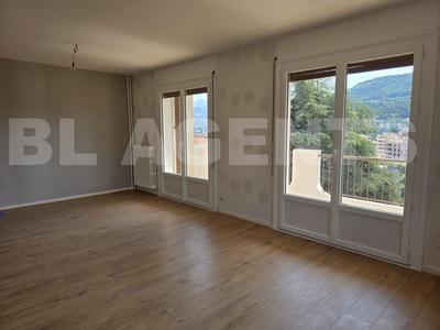 Appartement - 96 m² - 4 pièces