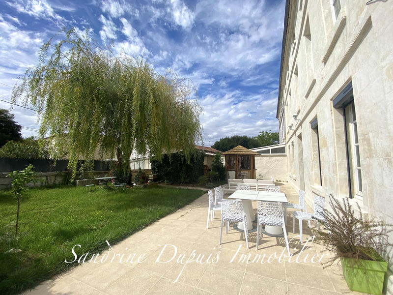 Propriété - 230 m² - 8 pièces