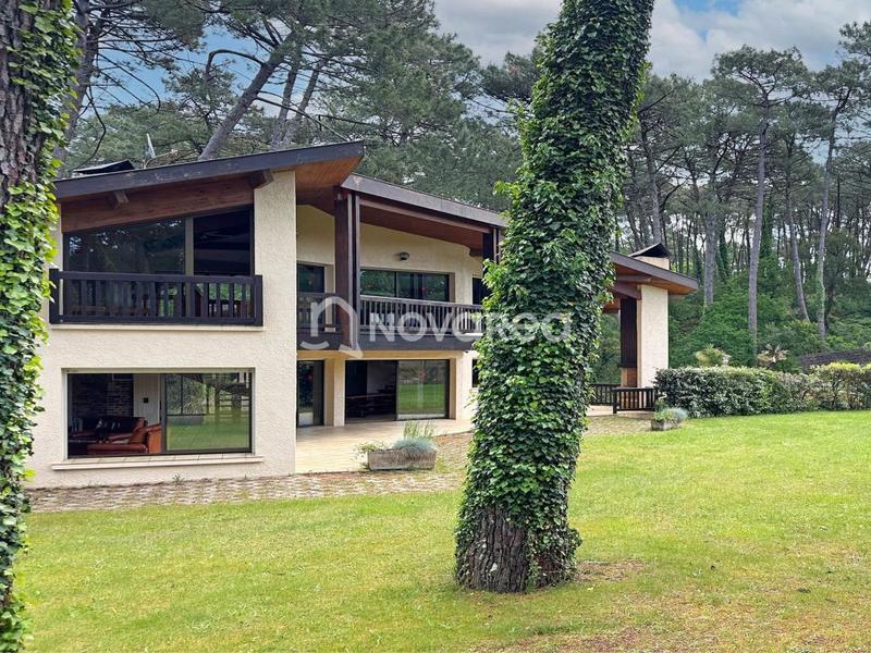 Maison - 190 m² - 6 pièces