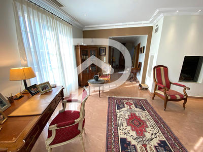 Maison - 282 m² - 7 pièces