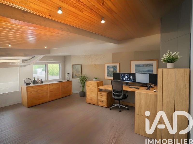 Maison - 225 m² - 7 pièces