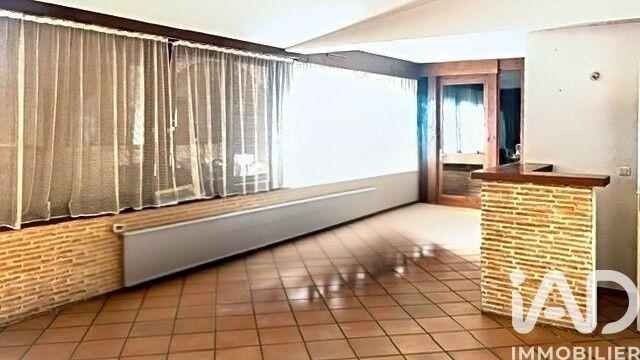 Maison - 255 m² - 11 pièces