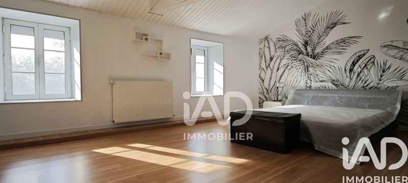 Maison - 245 m² - 8 pièces