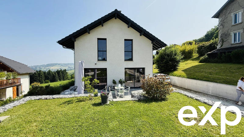 Maison - 102 m² - 4 pièces