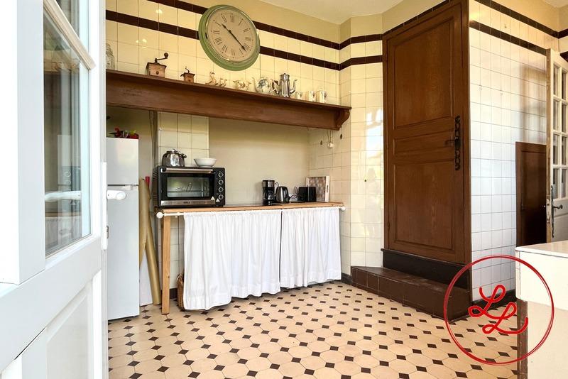 Maison bourgeoise - 240 m² - 9 pièces