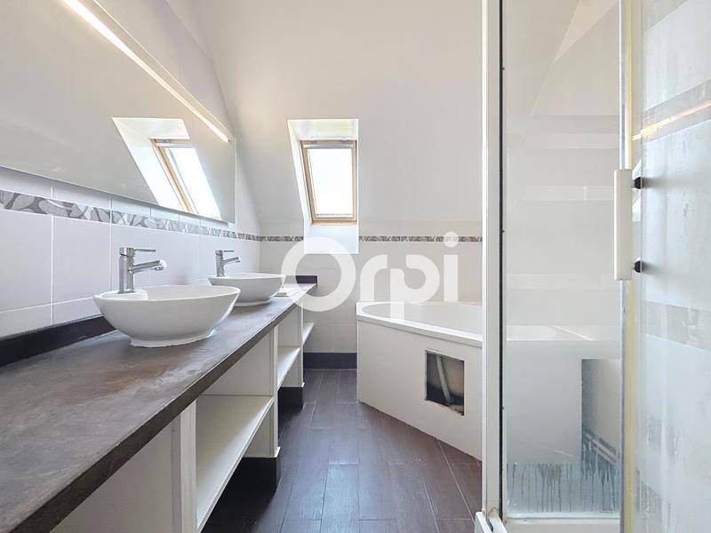 Maison - 122 m² - 6 pièces