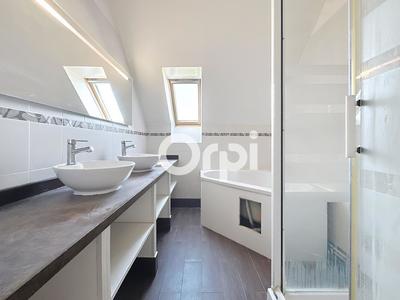 Maison - 122 m² - 6 pièces