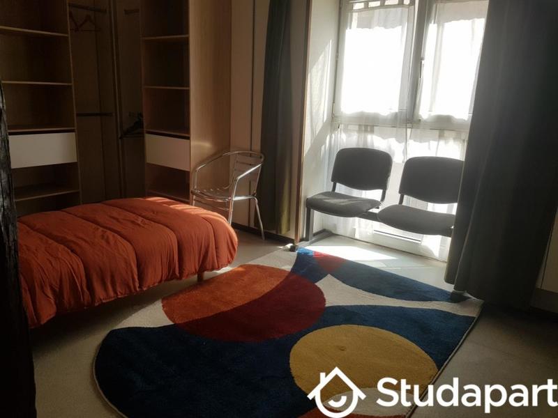 Chambre - 13 m² - 1 pièce