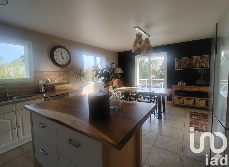 Maison - 213 m² - 7 pièces