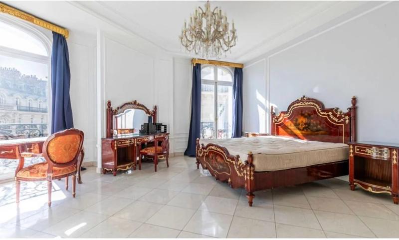 Appartement - 261 m² - 5 pièces