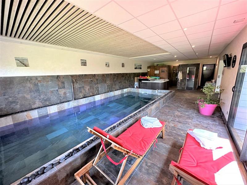 Villa - 410 m² - 7 pièces