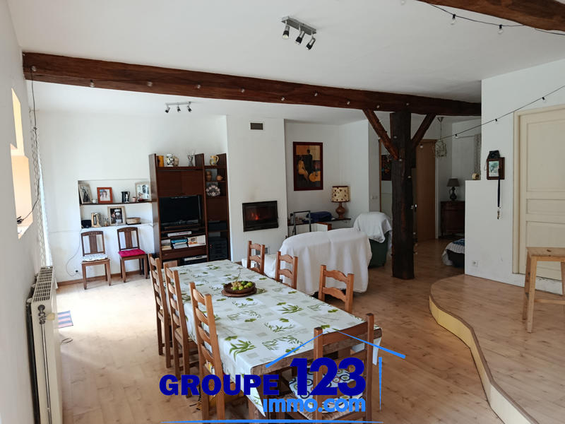 Maison - 203 m² - 5 pièces