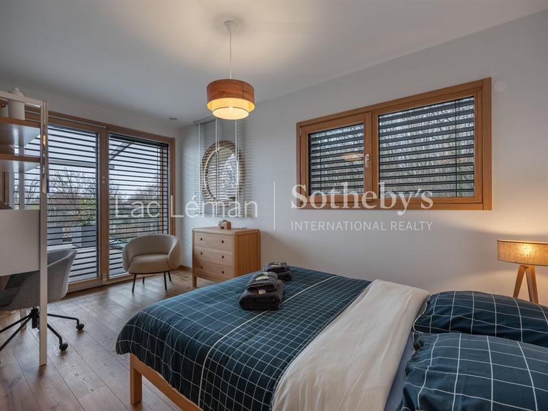 Maison - 245 m² - 8 pièces