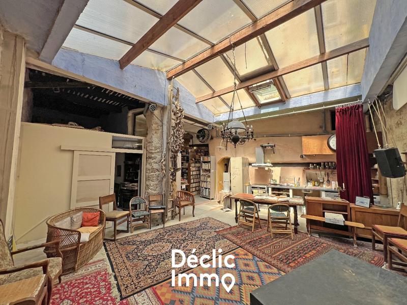 Atelier d'activités - 210 m² - 6 pièces