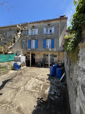 Maison - 185 m² - 8 pièces