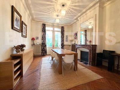 Maison - 309 m² - 12 pièces