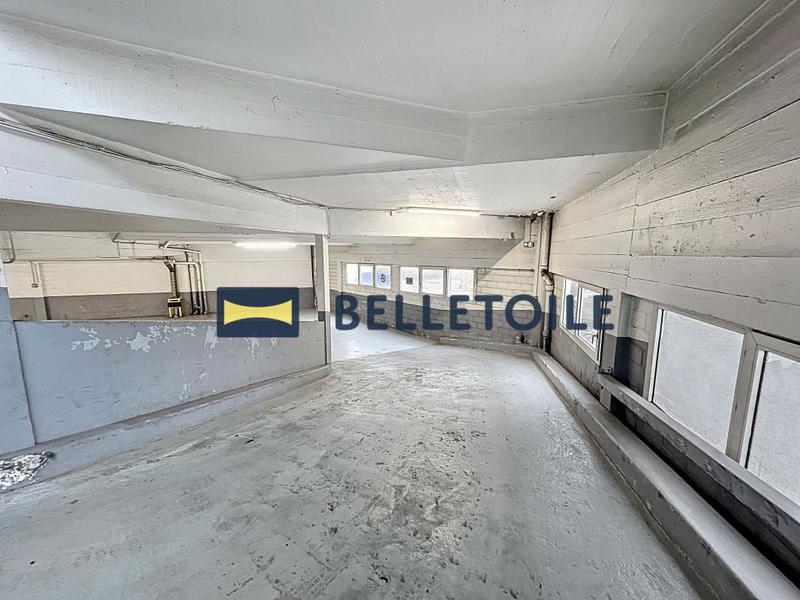 Véhicules - 2 239 m²