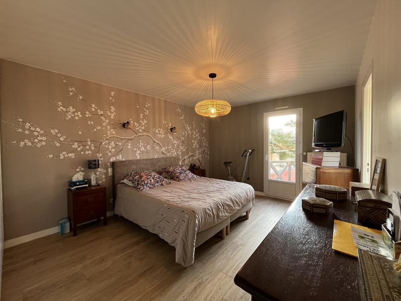 Maison traditionnelle - 170 m² - 8 pièces