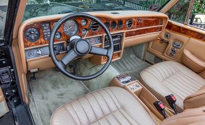 Rolls-Royce Corniche V8