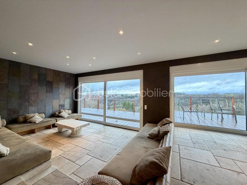 Maison traditionnelle - 131 m² - 5 pièces