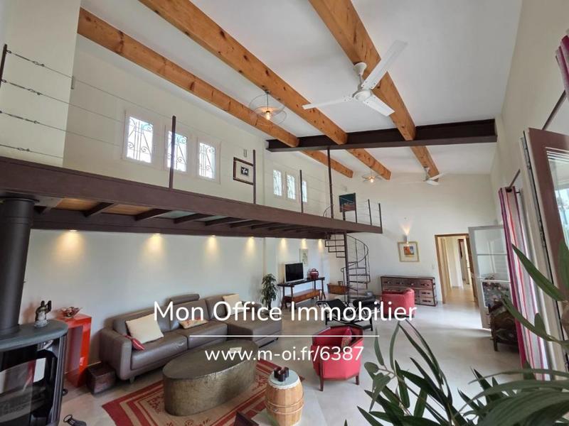 Propriété - 340 m² - 7 pièces