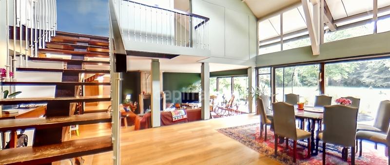 Propriété - 233 m² - 7 pièces