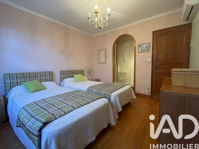 Maison - 762 m² - 17 pièces