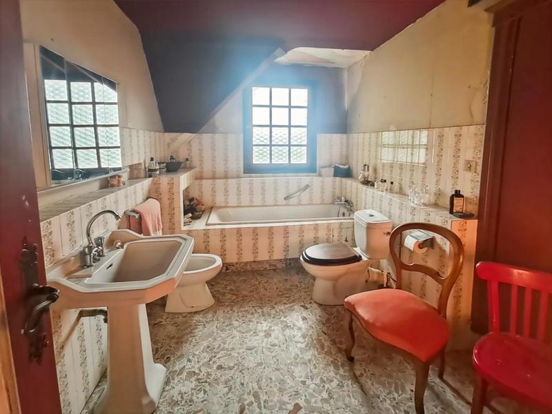 Demeure - 325 m² - 11 pièces