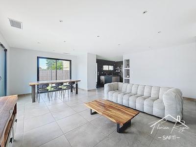 Maison - 97 m² - 4 pièces