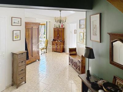 Propriété - 377 m² - 9 pièces