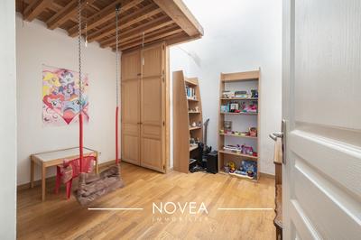 Maison - 270 m² - 5 pièces