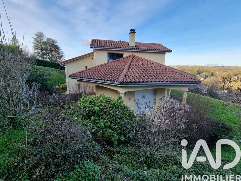 Maison - 180 m² - 7 pièces